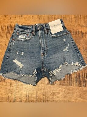 NWT—Abercrombie shorts size 23